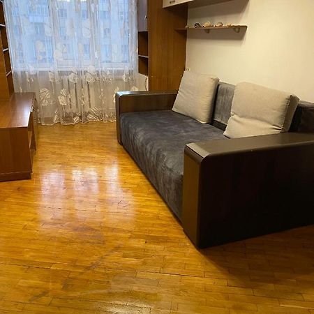 Apartment Next To Metro Station Pechersk Kyiv Exterior foto