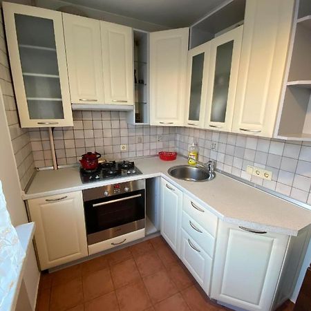Apartment Next To Metro Station Pechersk Kyiv Exterior foto