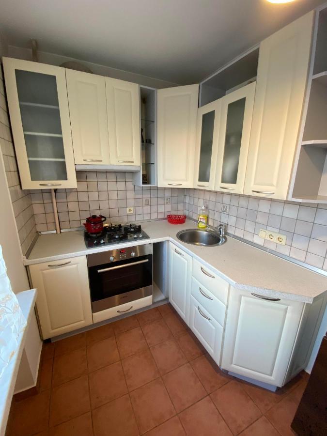 Apartment Next To Metro Station Pechersk Kyiv Exterior foto